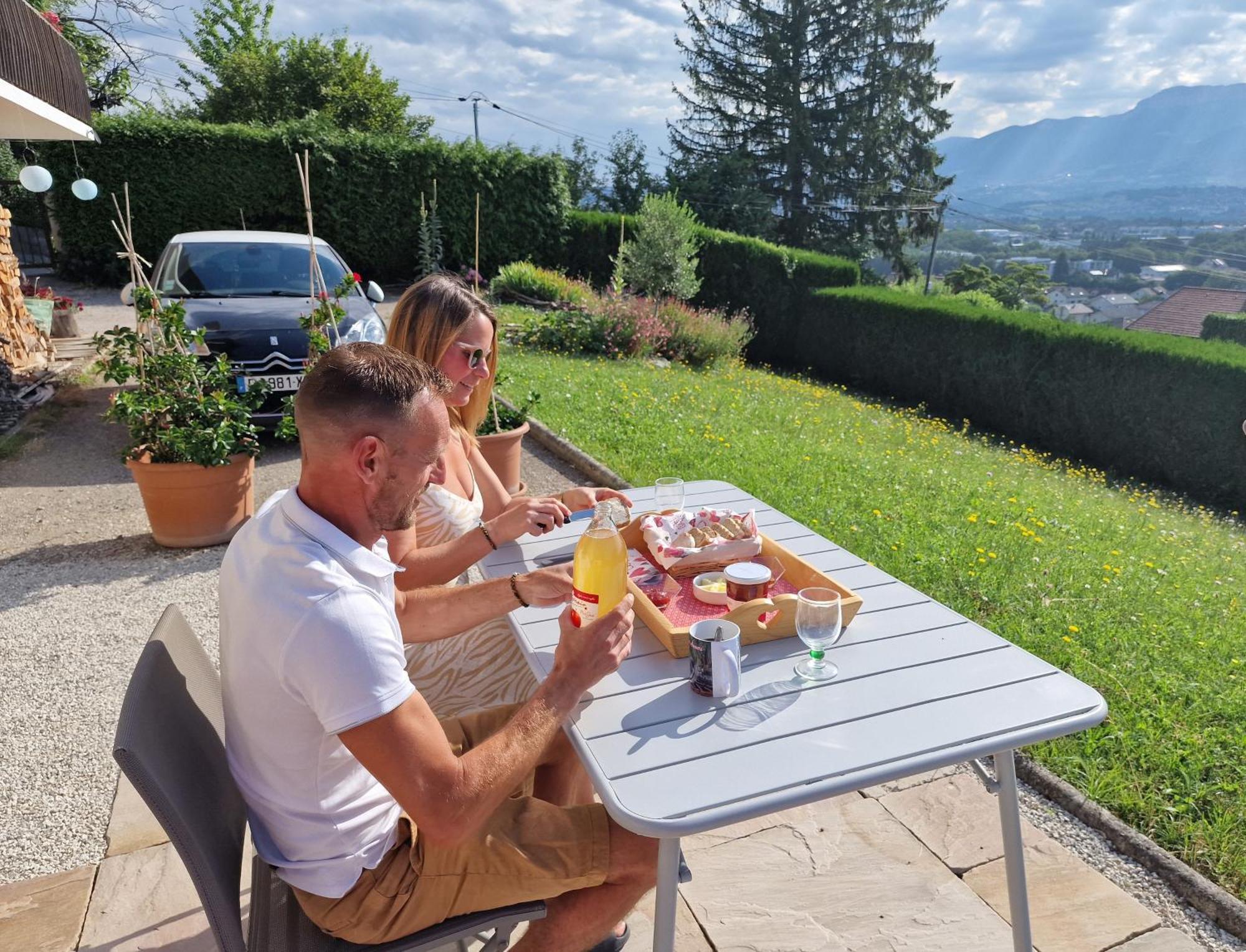 Studio Bellevue Appart Independant Renove 2024 Piscine Parking Proche Centre Annecy Poisy Buitenkant foto